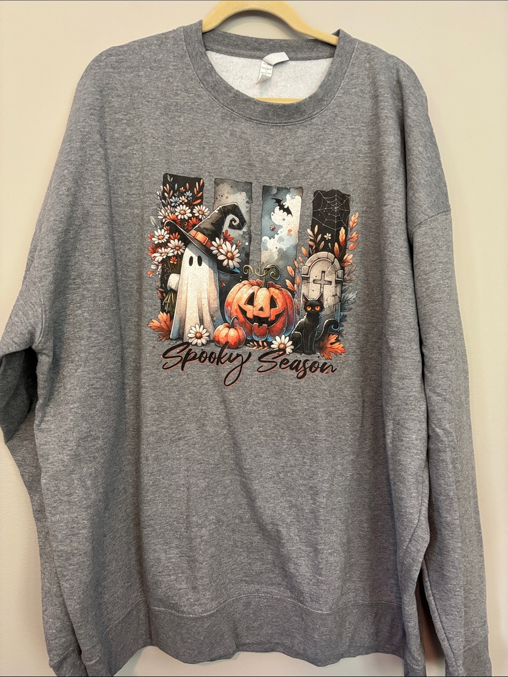 Spooky Season Graphic Sweatshirt - Gray